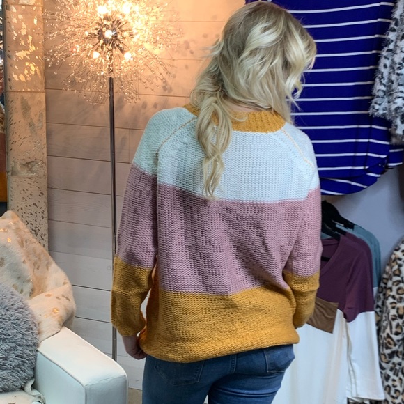 Casual Color Block Sweater - Picture 3 of 8